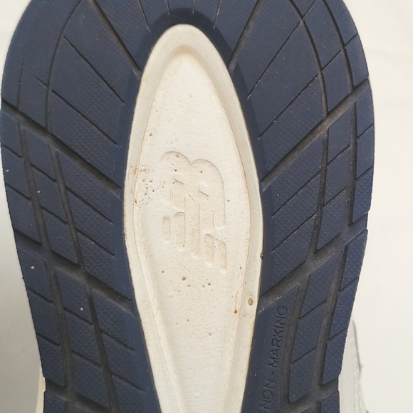 NEW BALANCE Sneakers. Comfort Insert. Size 10. COLOR White and Blue. - Picture 17 of 17